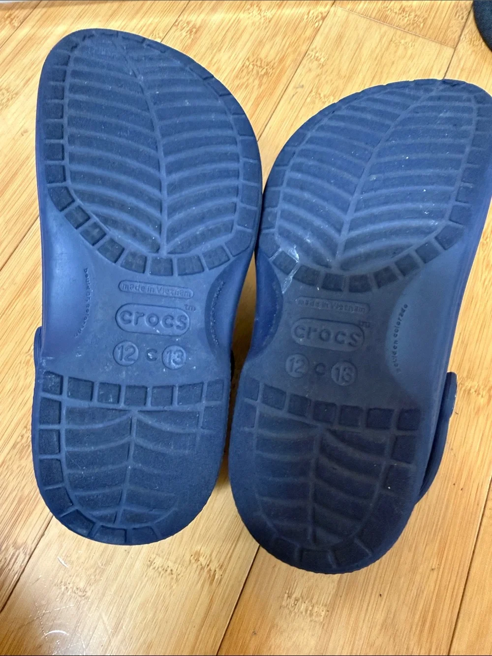 CROCS Kids Navy Blue Fuzzy Lined Clogs with Character Jibbitz 12-13